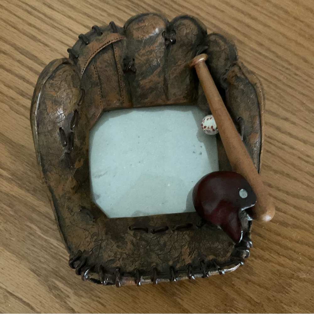 Baseball mitt photo frame, 3D,cute miniature bat, helmet & ball, new